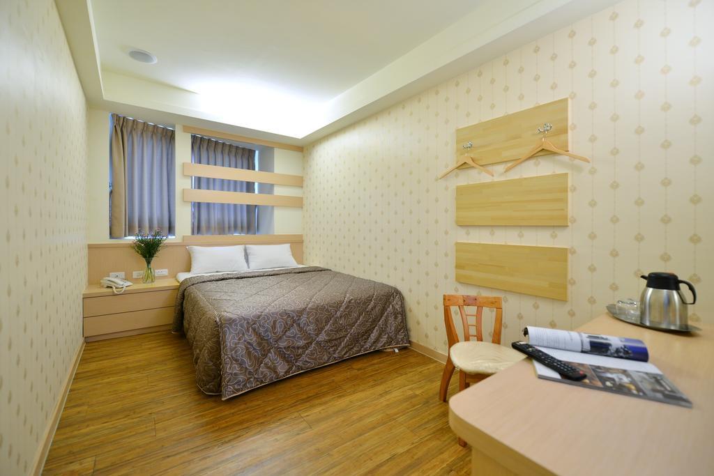 Ing Wang Hotel Тайнань Экстерьер фото