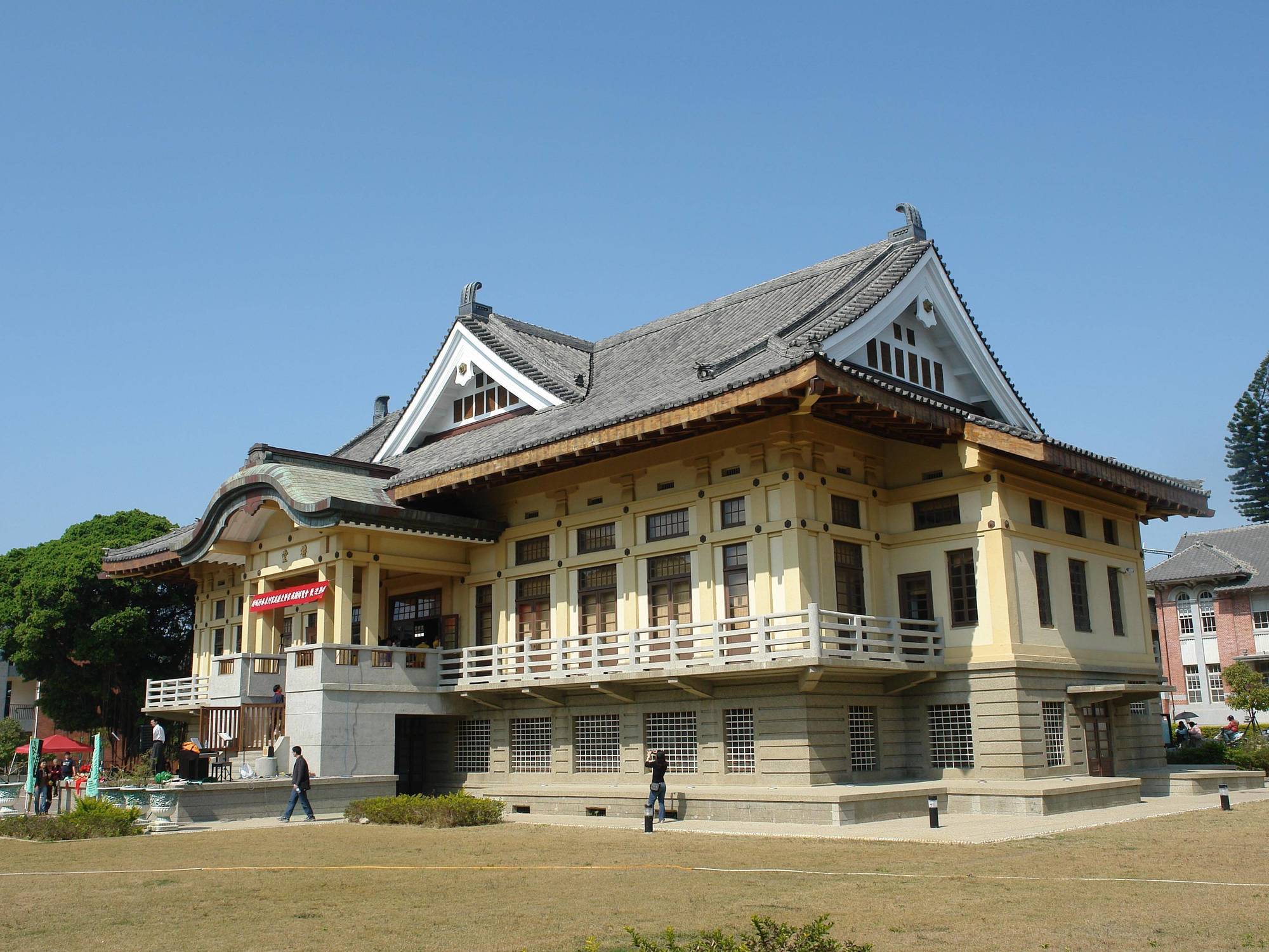 Ing Wang Hotel Тайнань Экстерьер фото